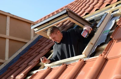 Pose de fenêtres de toit Velux à Montirat